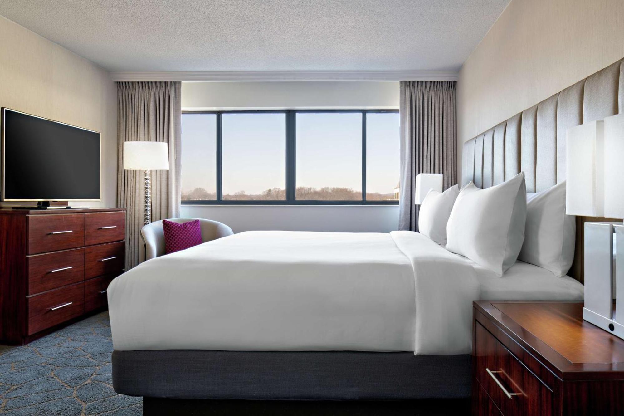 Doubletree By Hilton Fairfield Hotel & Suites מראה חיצוני תמונה