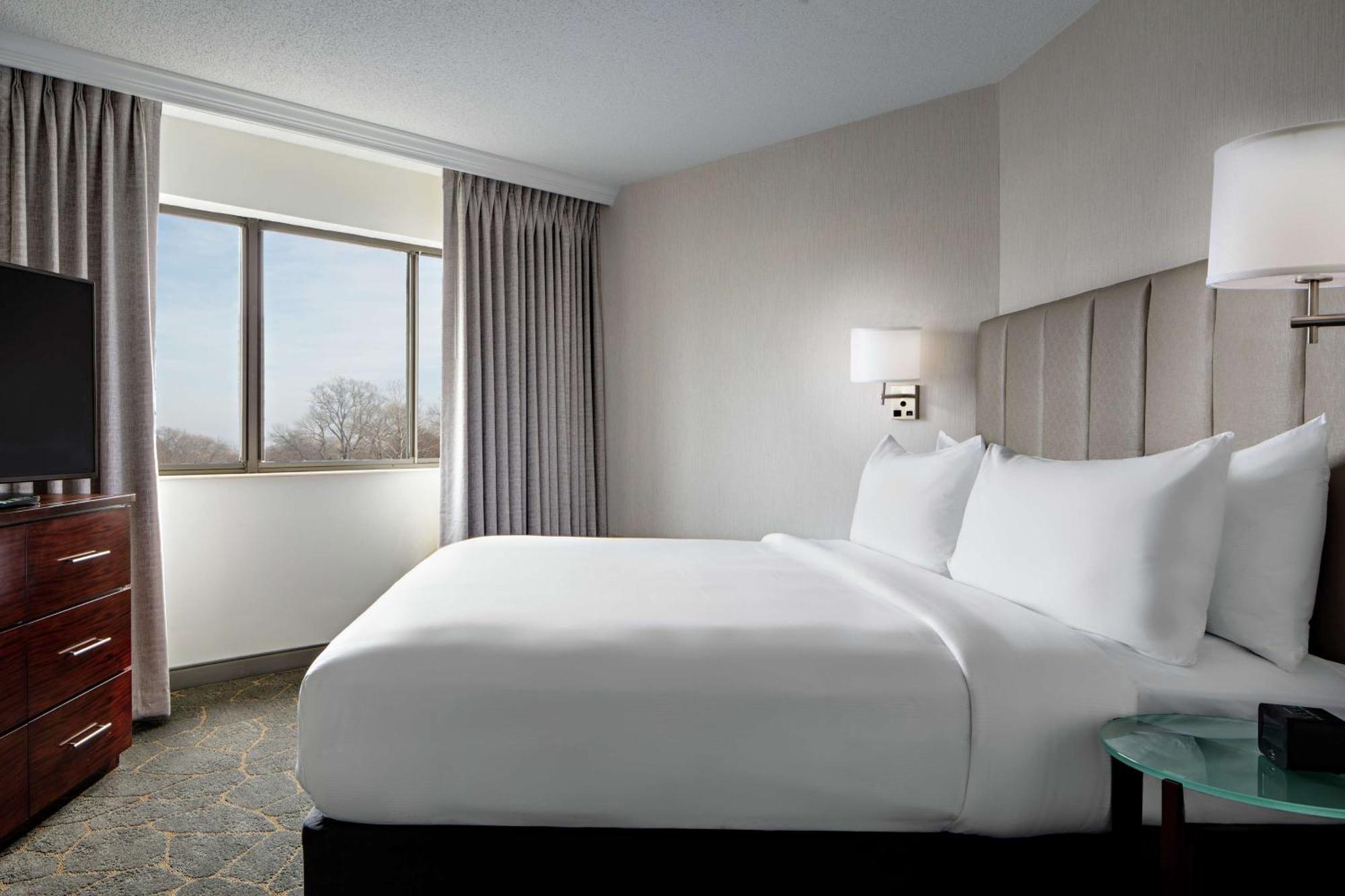 Doubletree By Hilton Fairfield Hotel & Suites מראה חיצוני תמונה